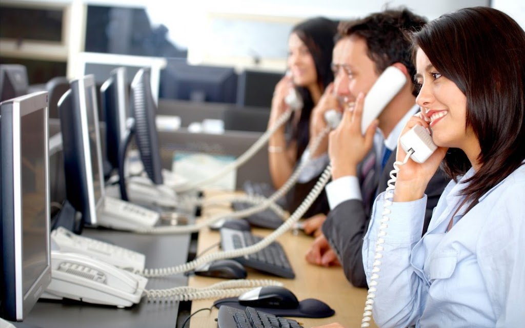 6 Signs Your Business Needs a Phone Answering Service:  Stay Ahead of Customer Demands